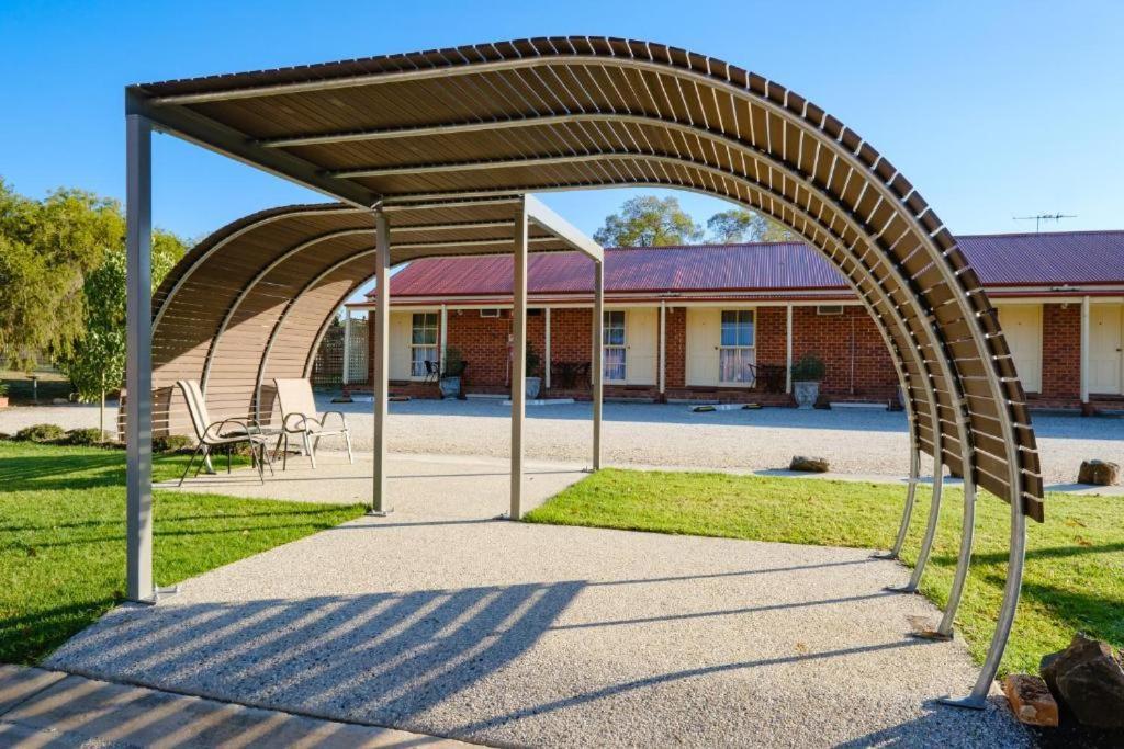 The Lydoun Motel Chiltern Экстерьер фото